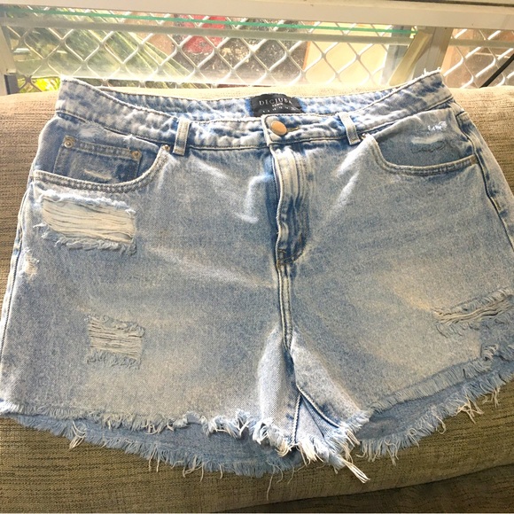 DECJUBA Pants - Decjuba classic brand new shorts